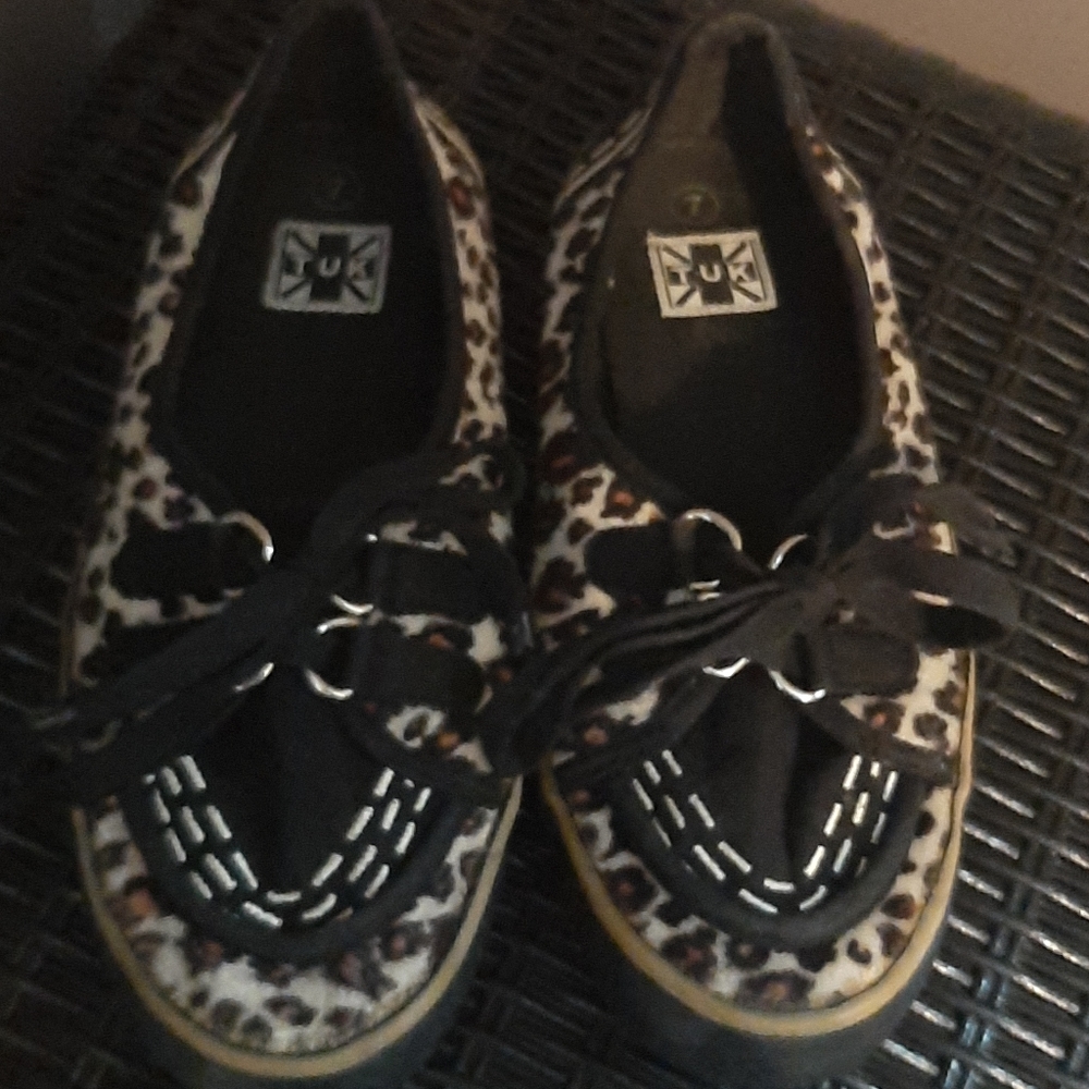 T.u.k. leopard print creeper/skimmers/flats size 7